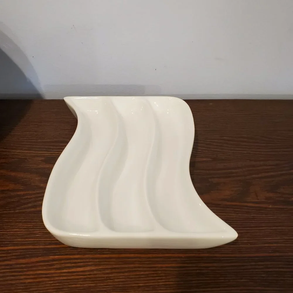 Crate & Barrel White Porcelain Wave Appetizer Olive Cracker Plate Tray Dish 7